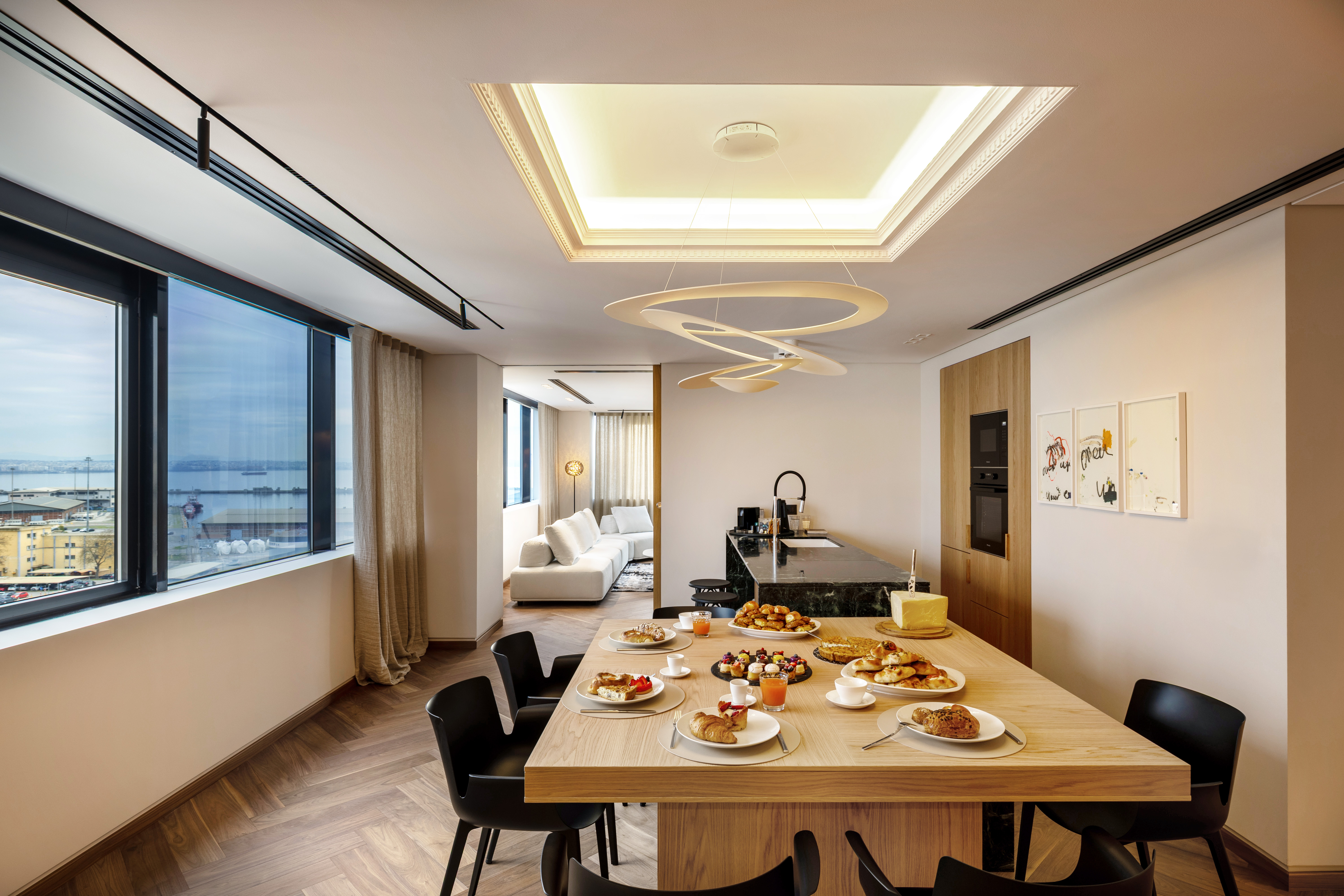 SkySuite42